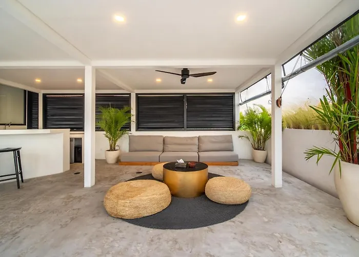 Giraffe Seminyak, 4br Short Walk To Potato Head فيلة *