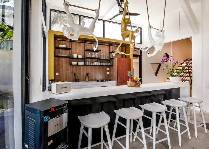 Giraffe Seminyak, 4br Short Walk To Potato Head فيلة *