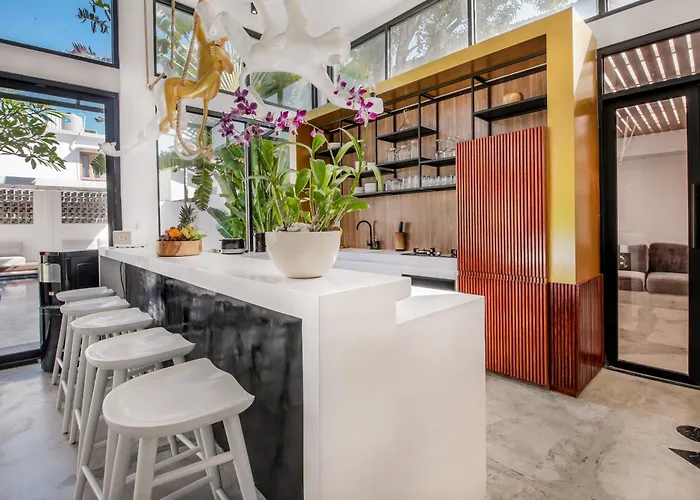 فيلة Giraffe Seminyak, 4br Short Walk To Potato Head سمينياك