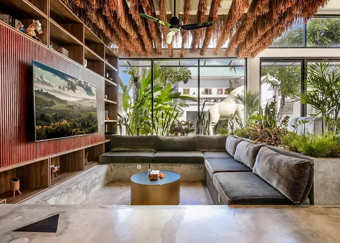 Giraffe Seminyak, 4br Short Walk To Potato Head سمينياك