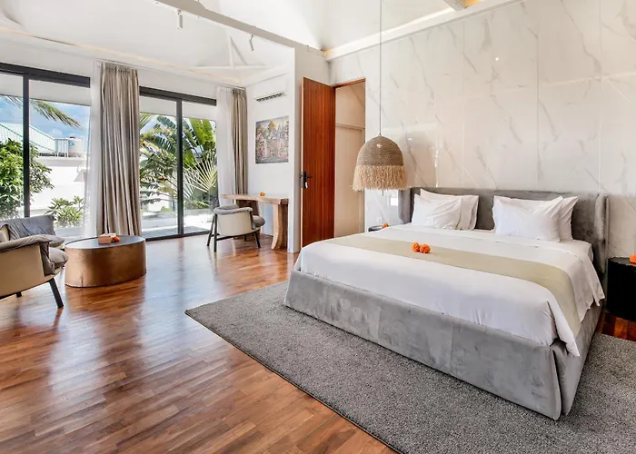 Giraffe Seminyak, 4br Short Walk To Potato Head فيلة سمينياك