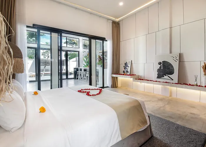 Giraffe Seminyak, 4br Short Walk To Potato Head سمينياك