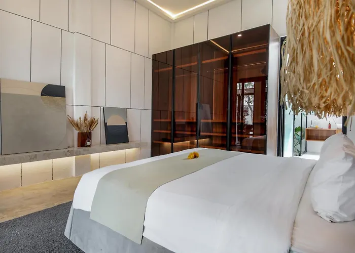 Giraffe Seminyak, 4br Short Walk To Potato Head * سمينياك