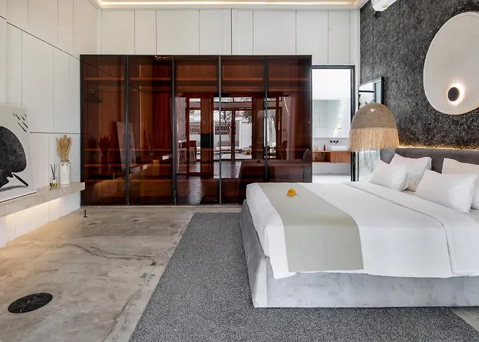 Giraffe Seminyak, 4br Short Walk To Potato Head سمينياك