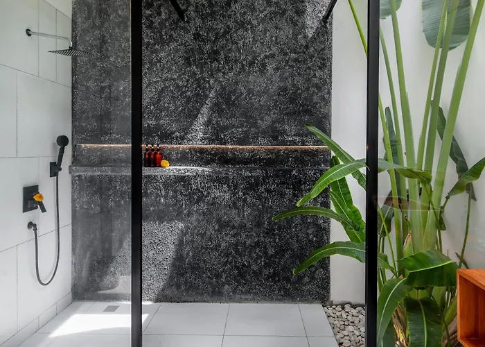 Giraffe Seminyak, 4br Short Walk To Potato Head فيلة *