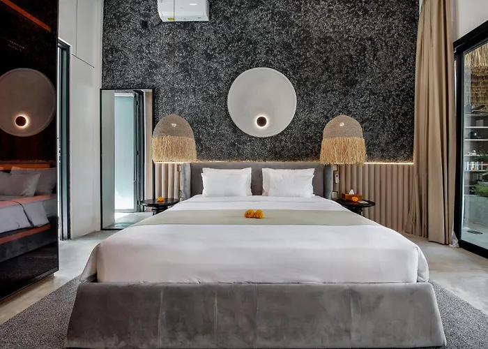 Giraffe Seminyak, 4br Short Walk To Potato Head فيلة سمينياك
