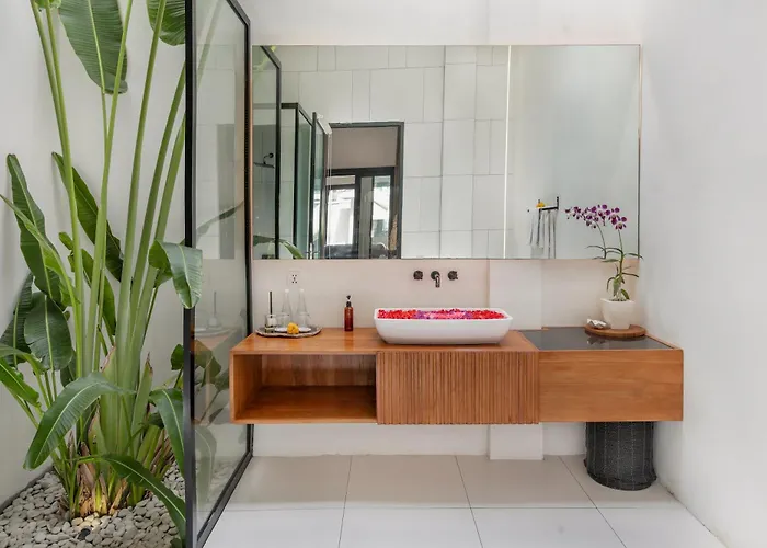 Giraffe Seminyak, 4br Short Walk To Potato Head فيلة