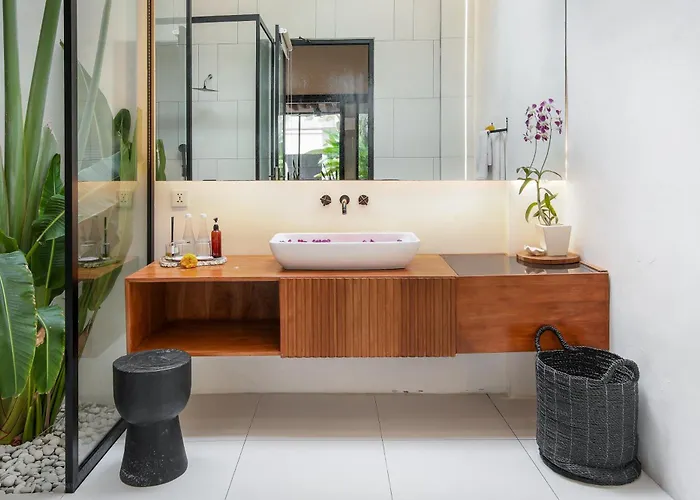 Giraffe Seminyak, 4br Short Walk To Potato Head فيلة *