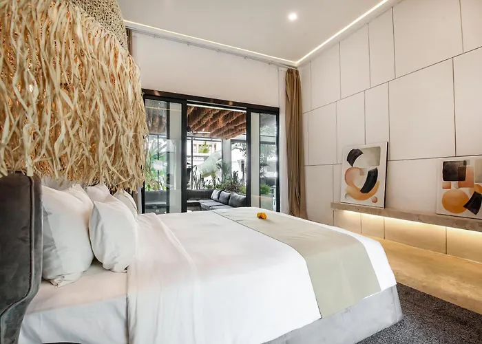Giraffe Seminyak, 4br Short Walk To Potato Head سمينياك