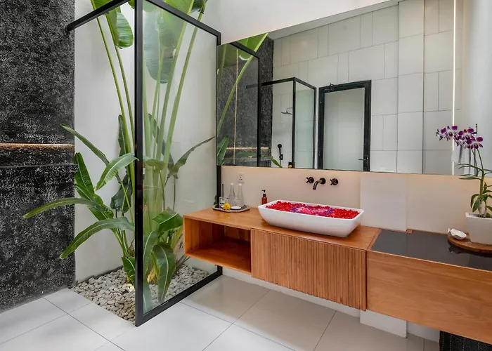 Giraffe Seminyak, 4br Short Walk To Potato Head سمينياك