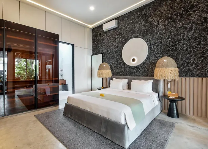 Giraffe Seminyak, 4br Short Walk To Potato Head