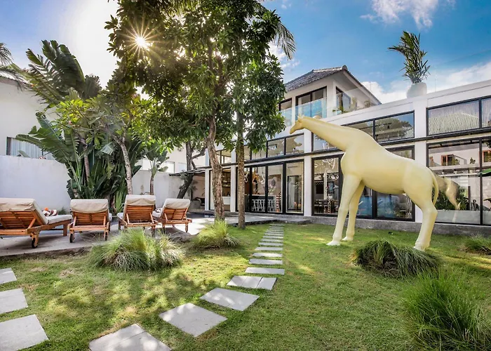 Giraffe Seminyak, 4br Short Walk To Potato Head فيلة